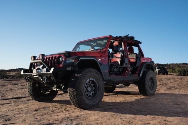 Element Doors - Jeep '20-26 Gladiator / '18-26 Wrangler JL (Front; Matte Black) | 51740-01 - Image 1