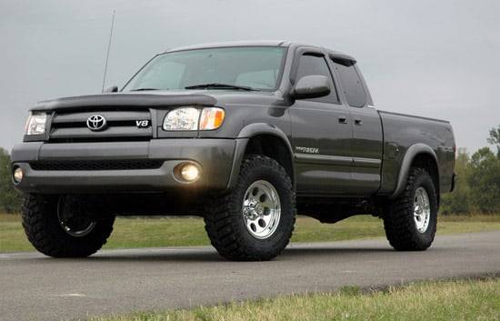 Rough Country - 2.5 Inch Lift Kit - Toyota Tundra 2WD/4WD (2000-2006) | 75030 - Image 1