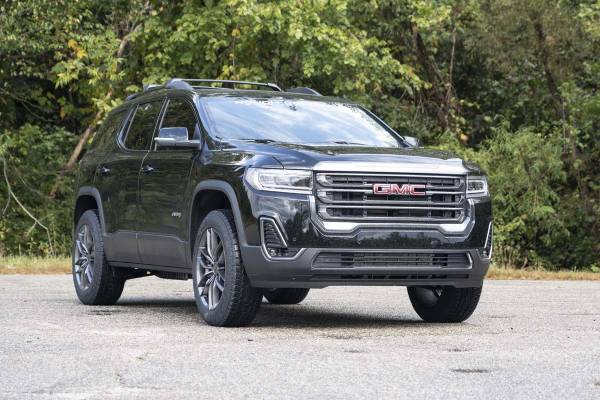Rough Country - Rough Country - 1.5 Inch Lift Kit - N3 Front Struts - GMC Acadia 2WD/4WD (2017-2023) | 110031A - Image 1