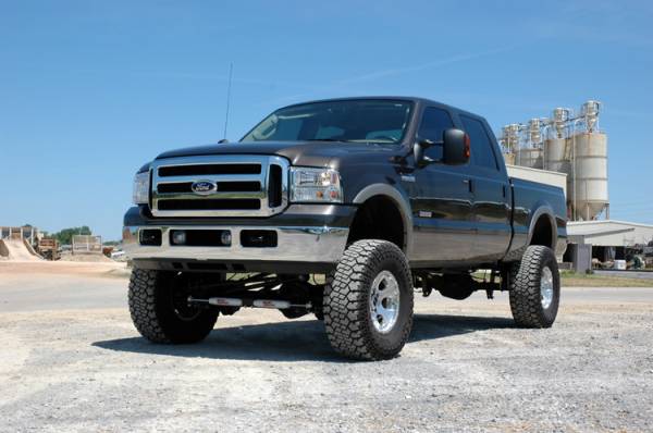 Rough Country - Rough Country - 6 Inch Lift Kit - Gas - 4 Link - OVLDS - Ford F-250/F-350 Super Duty (05-07) | 581.20 - Image 1