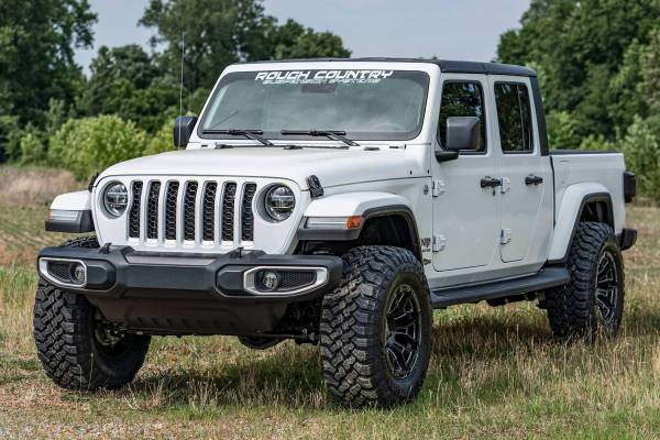 Rough Country - Rough Country - 2.5 Inch Leveling Kits - Springs - Jeep Gladiator JT 4WD (2020-2023) | 64830B - Image 1