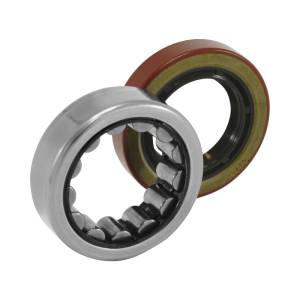 Yukon Gear R1563TAV Axle Bearing and Seal Kit / Torringtonbrand / 2.250in OD / 1.400in ID | AK 1563