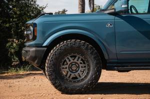 ICON - ICON Six Speed 17x8.5 6x5.5 25mm Offset 5.75in BS 108.1mm Bore Titanium Wheel | 1417858357TT - Image 7