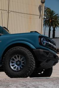 ICON - ICON Compression 17x8.5 6x5.5 25mm Offset 5.75in BS 95.1mm Bore Titanium Wheel | 2017859057TT - Image 5