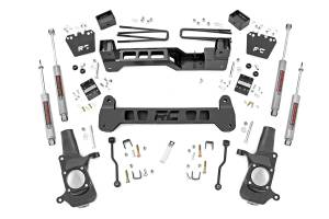 Rough Country - 6 Inch Lift Kit - Chevy Silverado & GMC Sierra 2500HD 2WD (2001-2010) | 220N3A