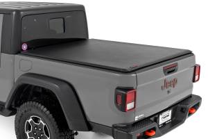Rough Country - Soft Roll Up Bed Cover - 5 Bed - Jeep Gladiator JT 4WD (2020-2025) | 42620500
