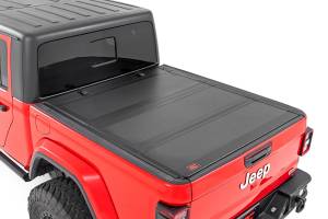 Rough Country - Hard Tri-Fold Flip Up Bed Cover - 5' Bed - Jeep Gladiator JT 4WD (2020-2025) | 49620500