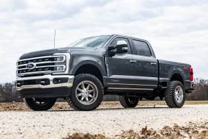 Rough Country - 2 Inch Leveling Kit - Track Bar Bracket - Ford F-250/F-350 Super Duty (17-25) | 51017