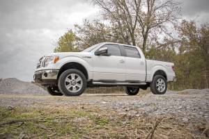 Rough Country - Rough Country - 2 Inch Leveling Kit - Red - Ford F-150 2WD/4WD (2009-2013) | 568RED - Image 2