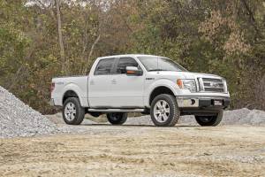 Rough Country - Rough Country - 2 Inch Leveling Kit - Red - Ford F-150 2WD/4WD (2009-2013) | 568RED - Image 3
